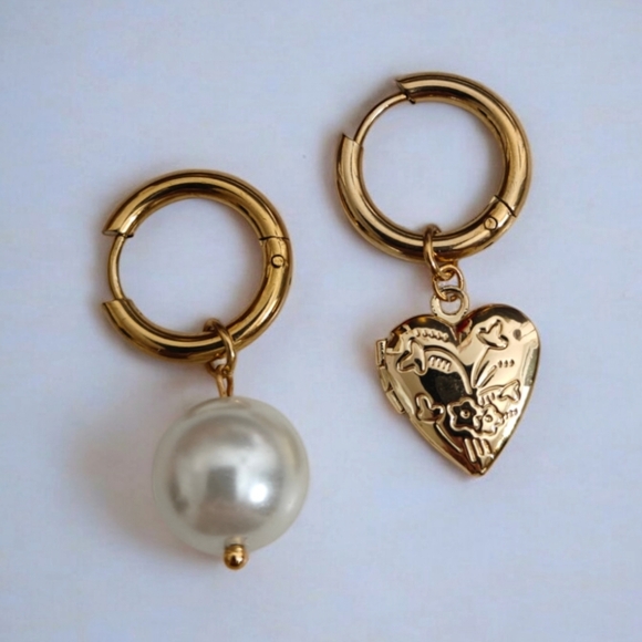 Handmade upcycled earrings - Picture 1 of 1